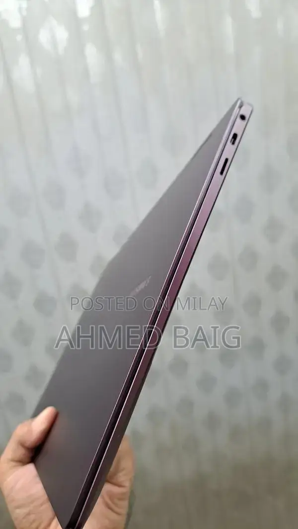 Premium 2-in-1 AMOLED Laptop with Intel Core i7 Processor