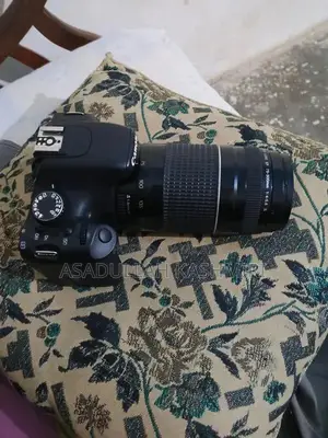 Canon EOS 550D DSLR Camera with 75-300mm Lens Kit