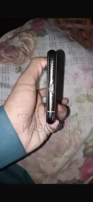 iPhone 11 Pro 256GB Golden Smartphone with Face ID Reset