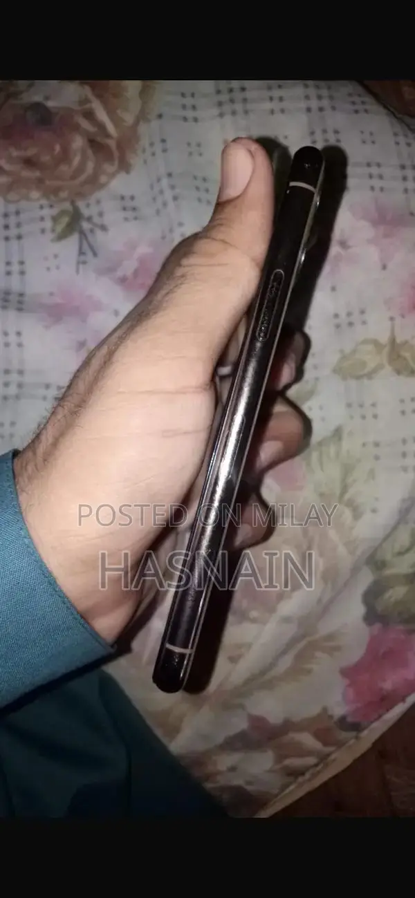 iPhone 11 Pro 256GB Golden Smartphone with Face ID Reset