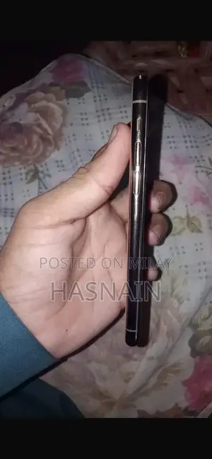 iPhone 11 Pro 256GB Golden Smartphone with Face ID Reset