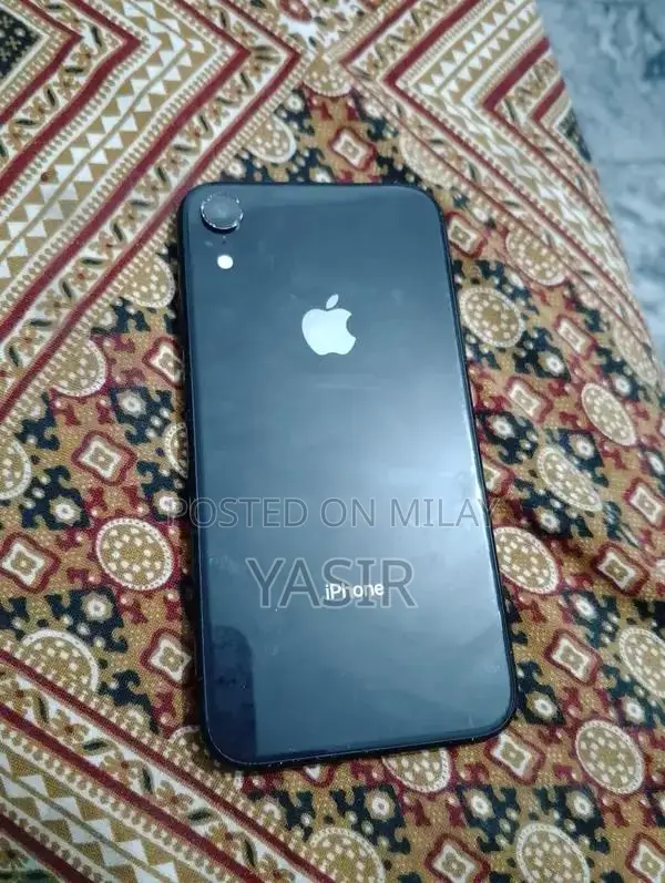 Apple iPhone XR 64GB Black Smartphone