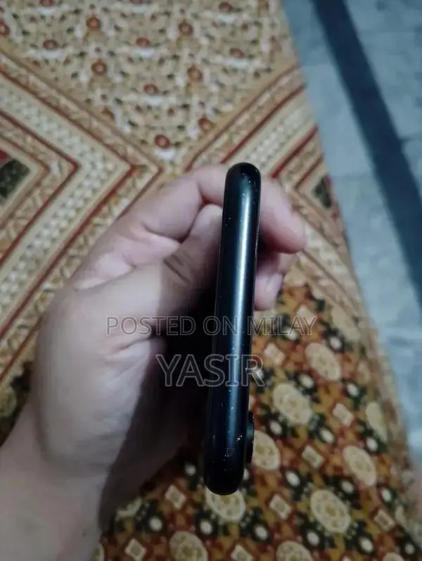 Apple iPhone XR 64GB Black Smartphone