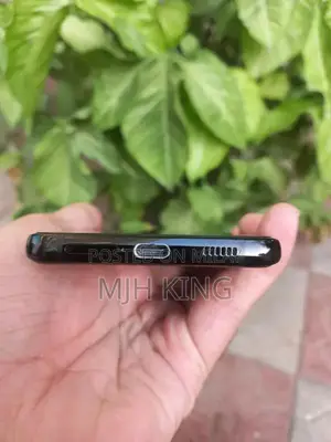 Samsung Galaxy S21 Ultra Smartphone - Excellent Condition