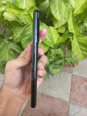 Samsung Galaxy S21 Ultra Smartphone - Excellent Condition