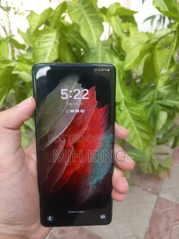 Samsung Galaxy S21 Ultra Smartphone - Excellent Condition