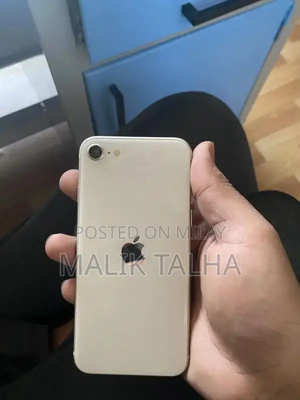 iPhone SE 2022 64GB Smartphone Water Packed Unlocked Device