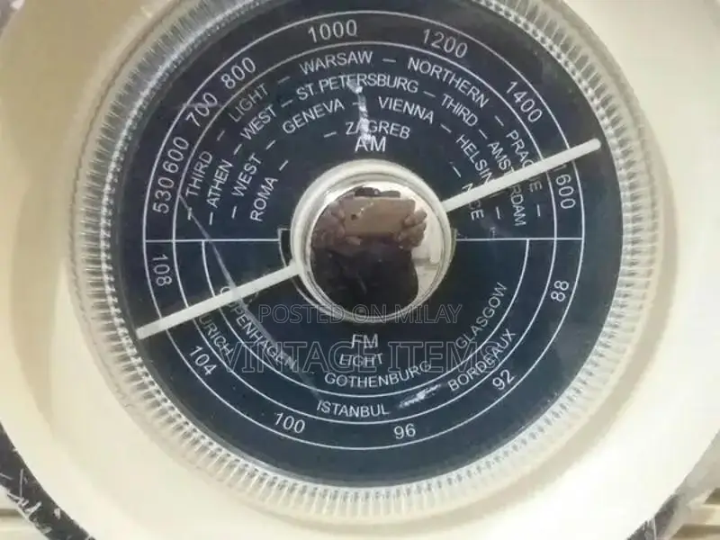 Bush Vintage Retro Radio - Classic Collectible Audio System