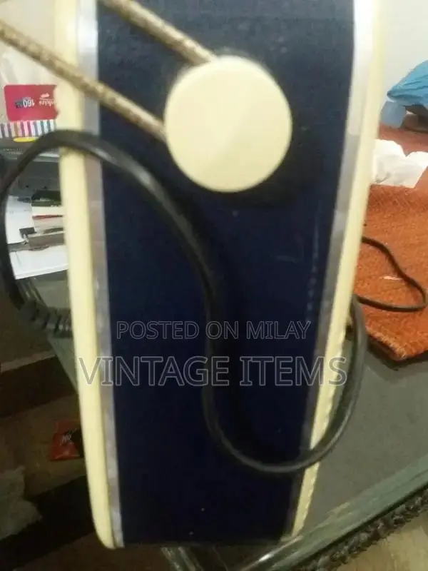 Bush Vintage Retro Radio - Classic Collectible Audio System