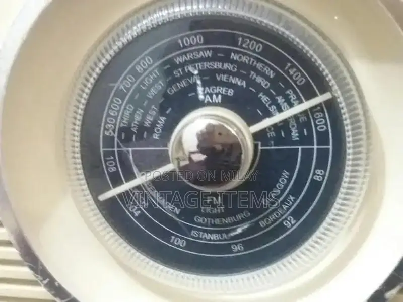 Bush Vintage Retro Radio - Classic Collectible Audio System