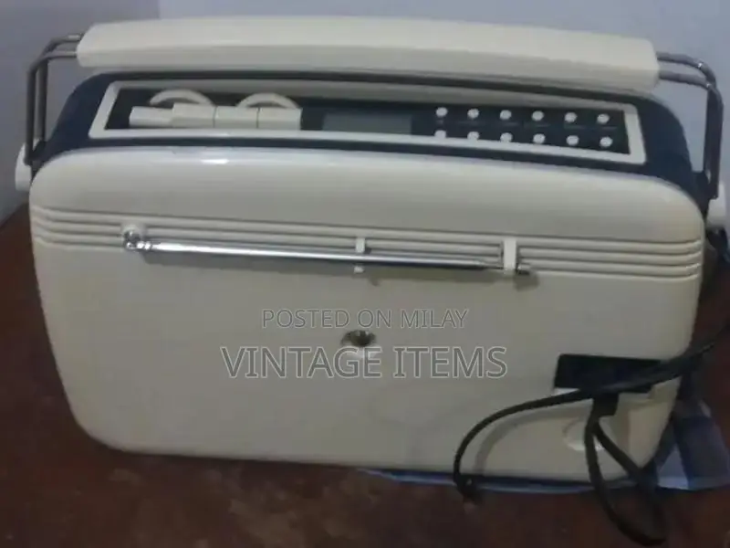 Bush Vintage Retro Radio - Classic Collectible Audio System