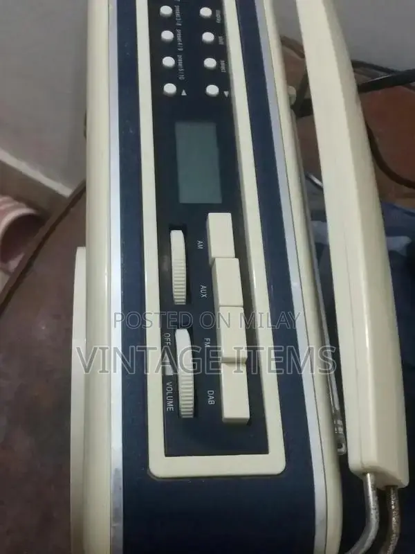 Bush Vintage Retro Radio - Classic Collectible Audio System