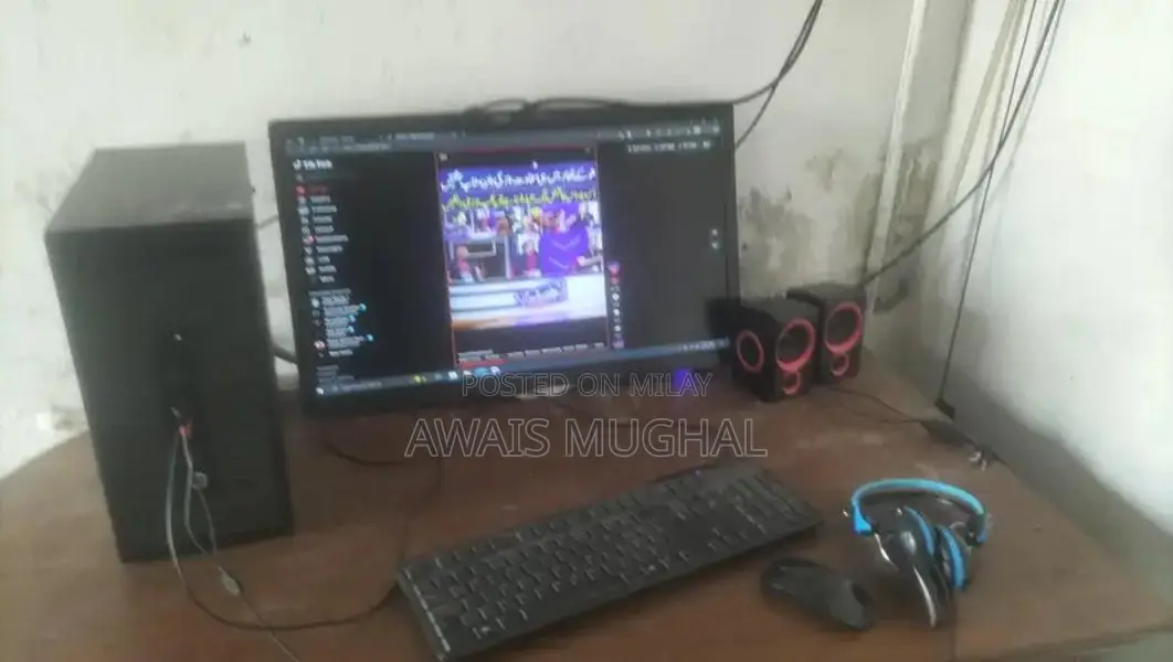 Budget AMD Desktop PC with R5 Graphics and Basic Performance