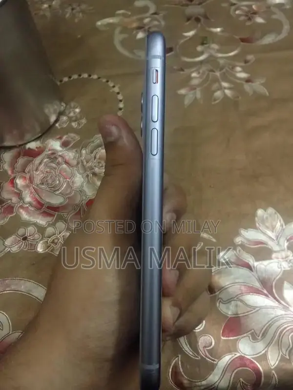 Unlocked iPhone 11 64GB Excellent Condition