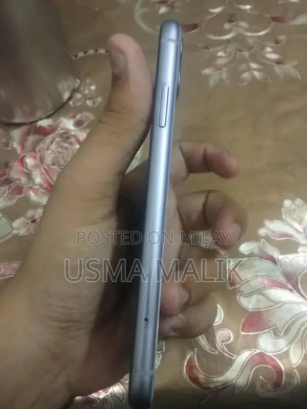 Unlocked iPhone 11 64GB Excellent Condition