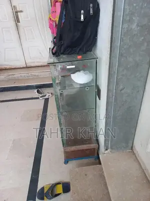 Glass-Fronted Counter Display Unit