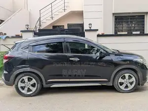 Honda Vezel X Compact SUV - Powerful Crossover