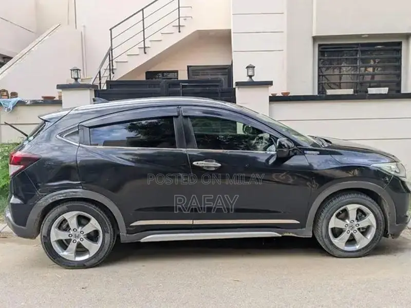 Honda Vezel X Compact SUV - Powerful Crossover