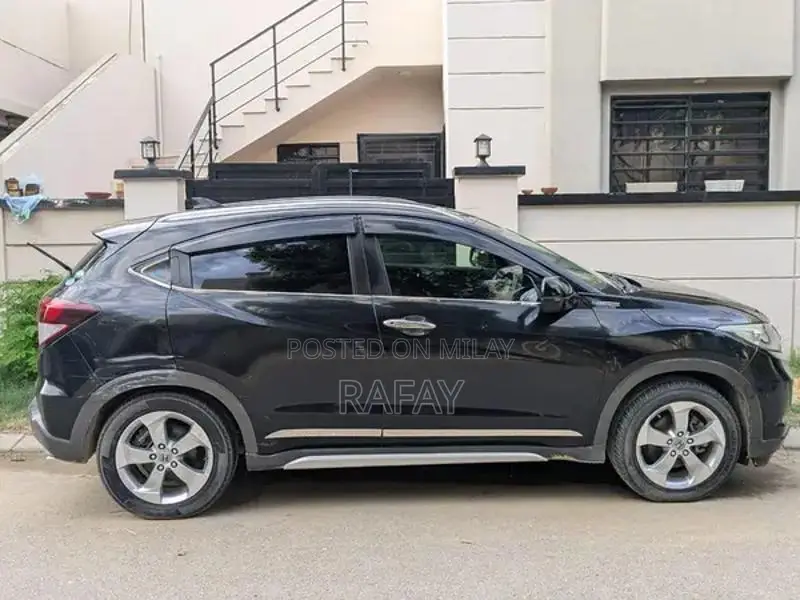 Honda Vezel X Compact SUV - Powerful Crossover