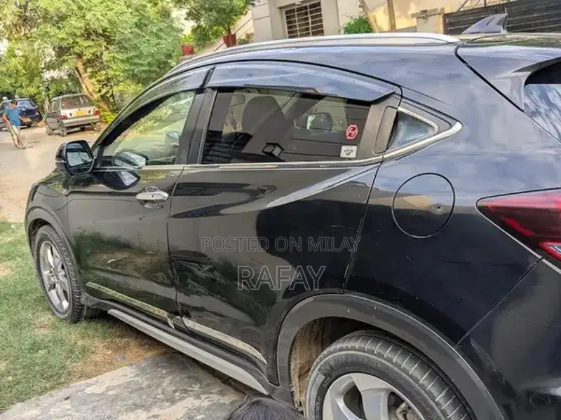 Honda Vezel X Compact SUV - Powerful Crossover