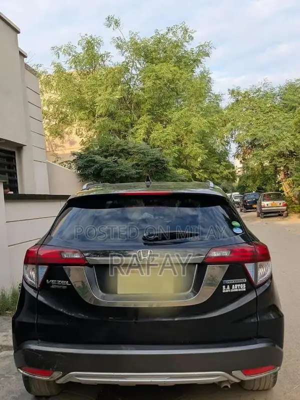 Honda Vezel X Compact SUV - Powerful Crossover