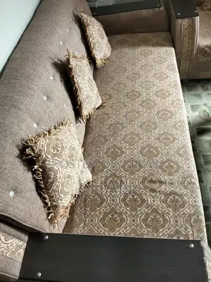 Comfortable Home Sofa Set in Excellent Condition