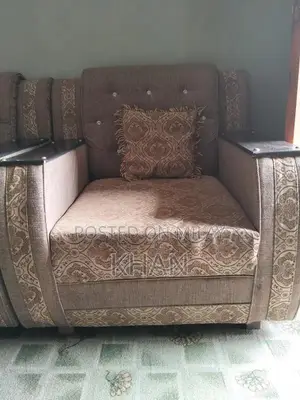 Comfortable Home Sofa Set in Excellent Condition