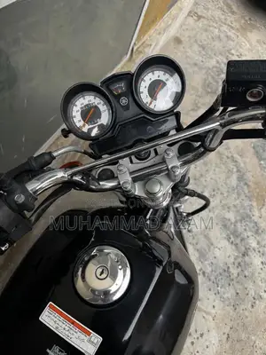 Photo - Yamaha YB 125 Motorcycle - Low Mileage 2023 Model