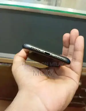 Photo - Apple iPhone 11 Smartphone with 89% Battery Health