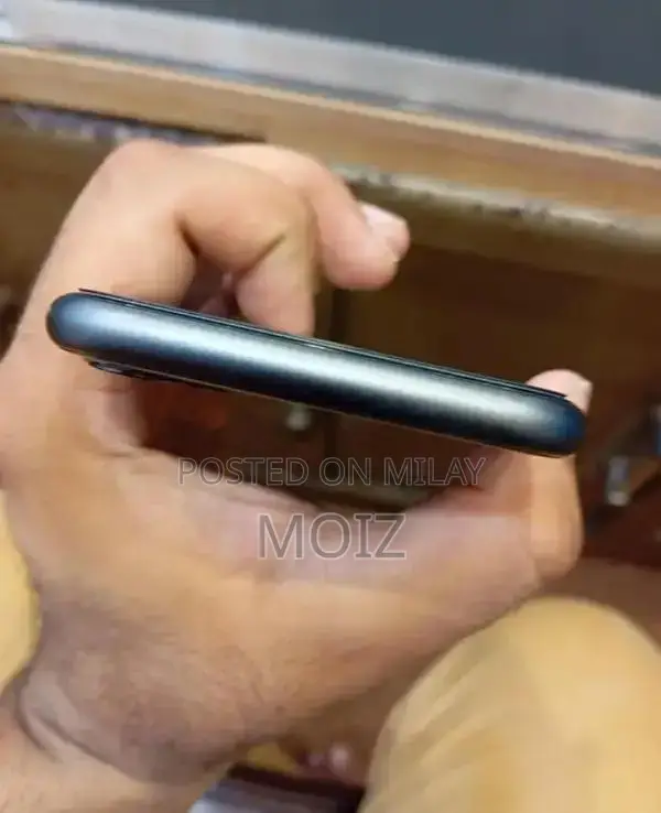 Apple iPhone 11 Smartphone with 89% Battery Health