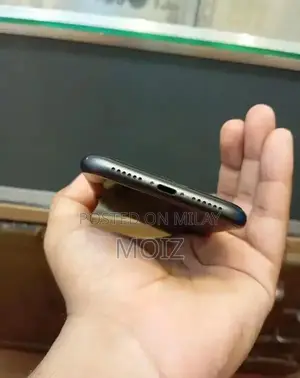 Apple iPhone 11 Smartphone with 89% Battery Health