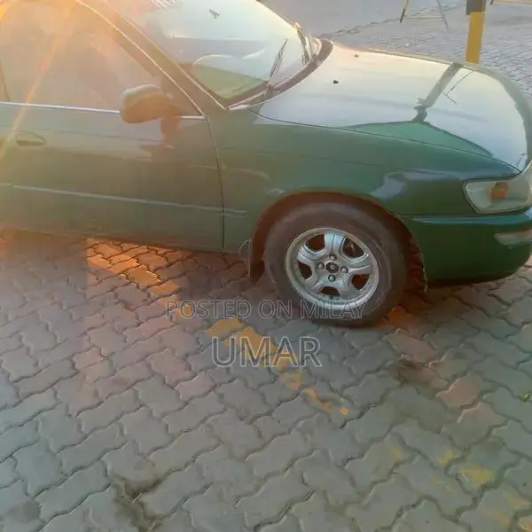 Toyota Corolla XLI Sedan - Low Mileage Import