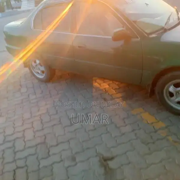 Toyota Corolla XLI Sedan - Low Mileage Import