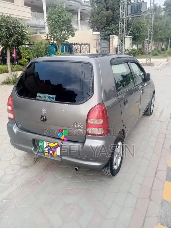 Suzuki Alto VXR - Reliable Compact Hatchback with CNG Option