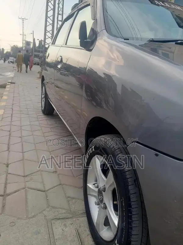 Suzuki Alto VXR - Reliable Compact Hatchback with CNG Option