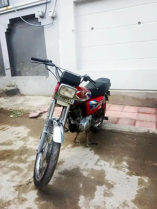 2018 Honda 125cc Motorcycle - Low Mileage, Excellent Condition