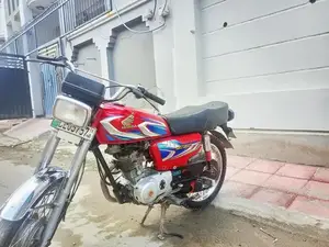 2018 Honda 125cc Motorcycle - Low Mileage, Excellent Condition