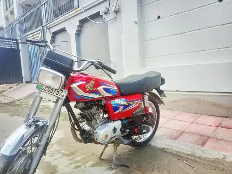 2018 Honda 125cc Motorcycle - Low Mileage, Excellent Condition