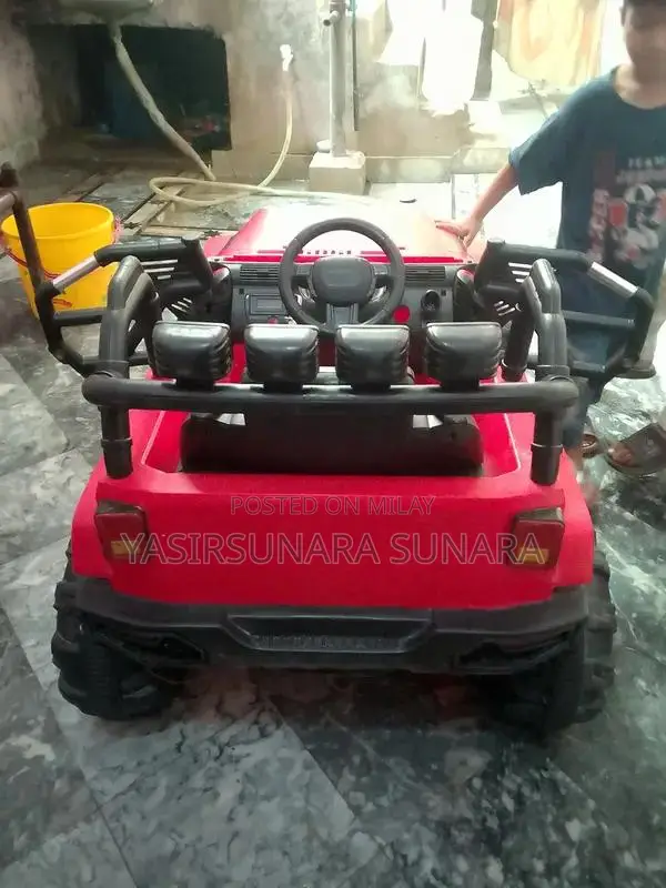 Large King-Size Remote Control Toy Jeep