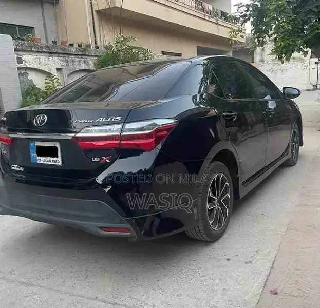 Toyota Corolla Altis Grande Sedan