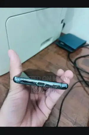 Samsung Galaxy S21 FE 5G Smartphone with Advanced Display