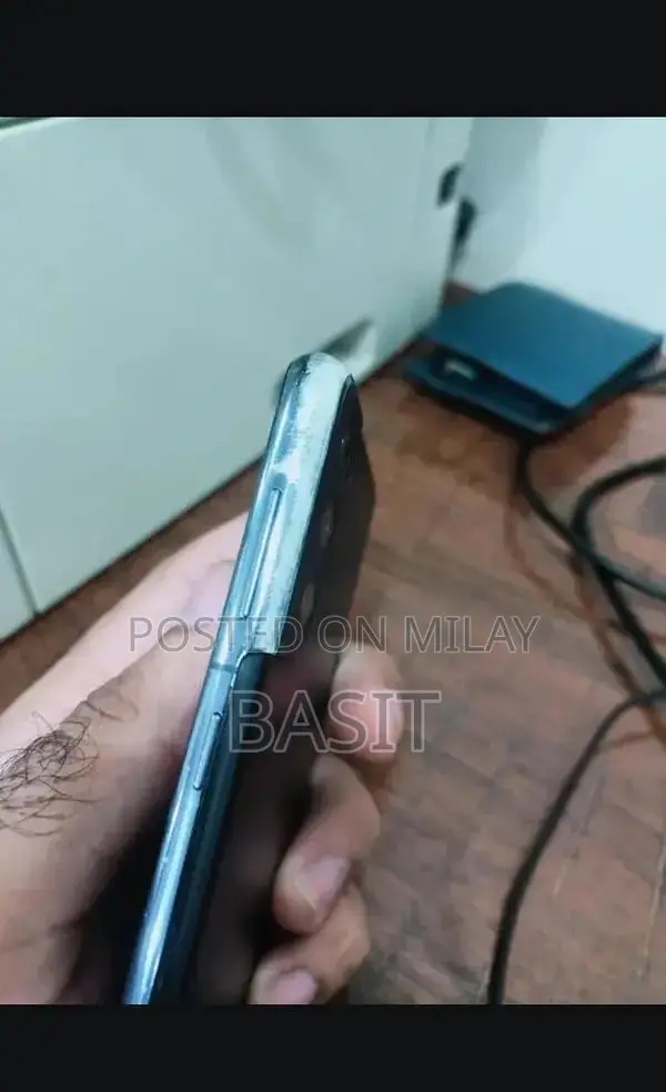 Samsung Galaxy S21 FE 5G Smartphone with Advanced Display