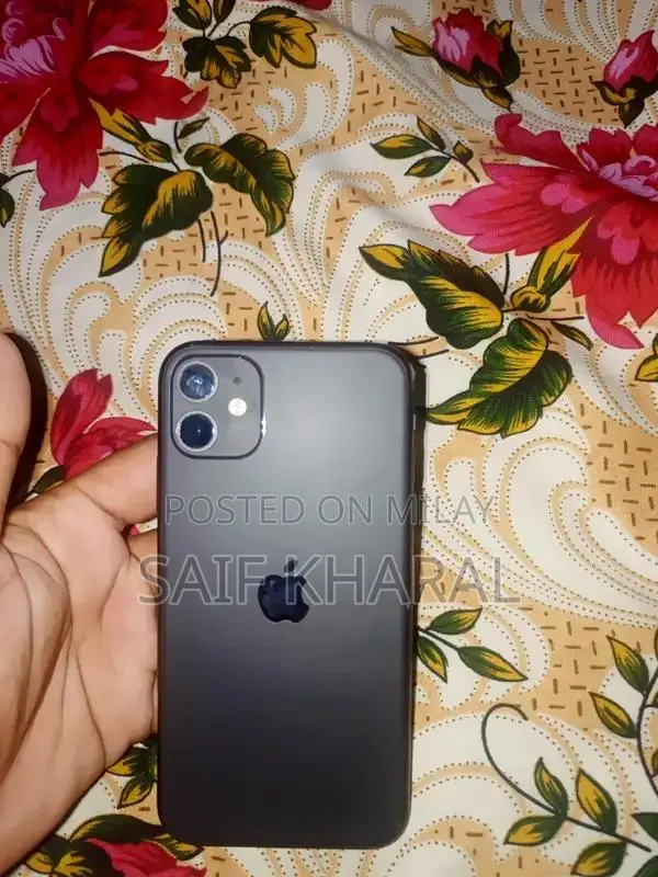 Apple iPhone 11 64GB Black Smartphone