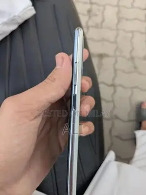 Smartphone with 4GB RAM and 128GB Storage, Side Fingerprint