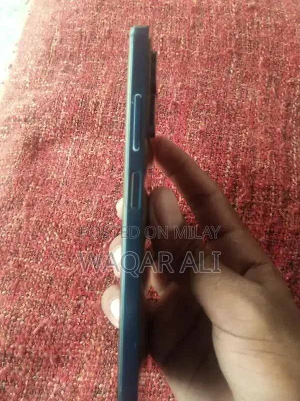 Compact Smartphone with Quad Core Processor and Expandable Storage