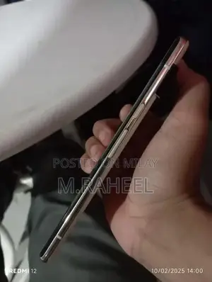 Pixel 6 Pro High-End Smartphone with Google Charger