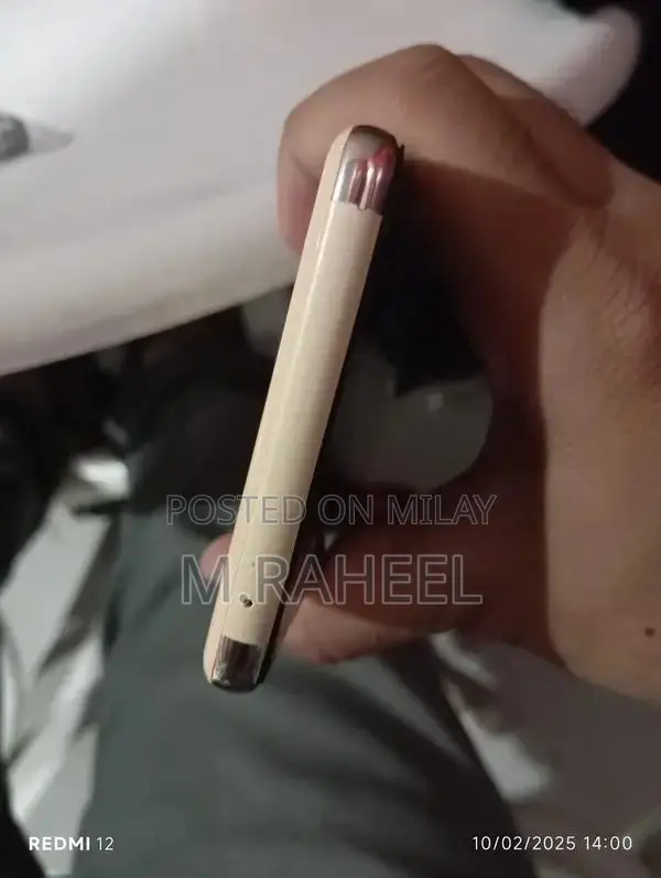 Pixel 6 Pro High-End Smartphone with Google Charger