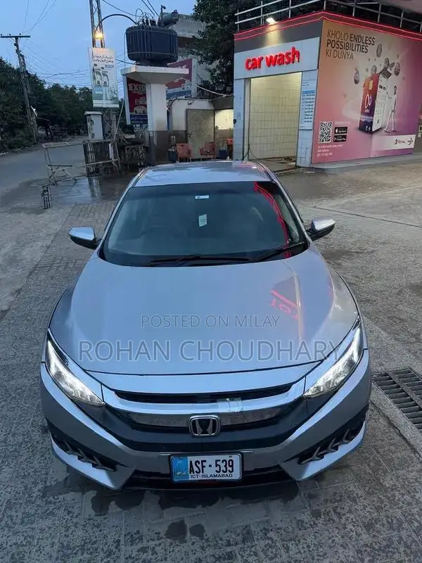 Honda Civic 2017 Silver Hardtop Sedan