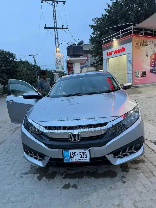 Honda Civic 2017 Silver Hardtop Sedan