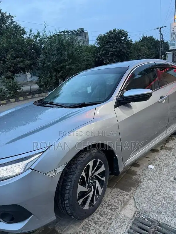 Honda Civic 2017 Silver Hardtop Sedan